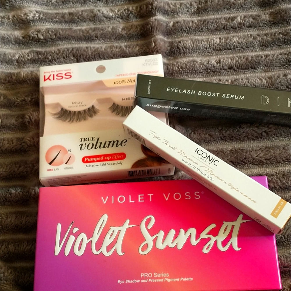 Makeup bundle